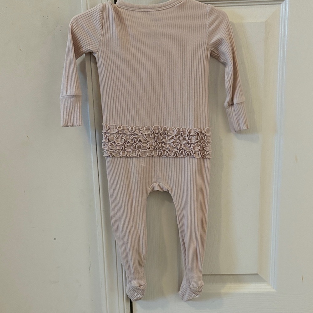 Posh Peanut Bamboo Ruffle Ribbed Sleeper - Picture 5 of 7